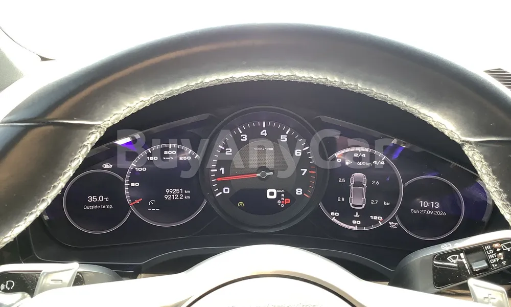 Vehicle photo 8