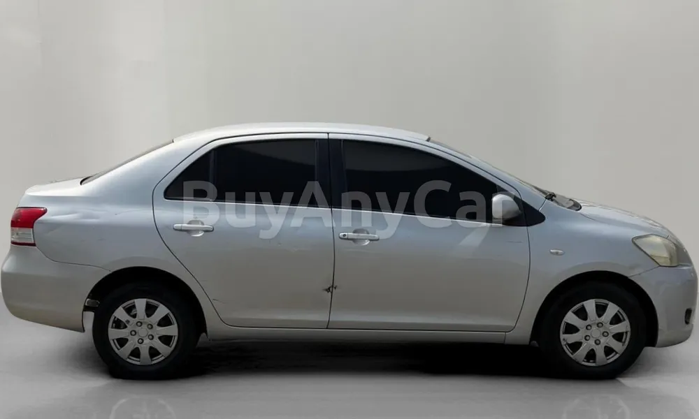 Vehicle photo 3