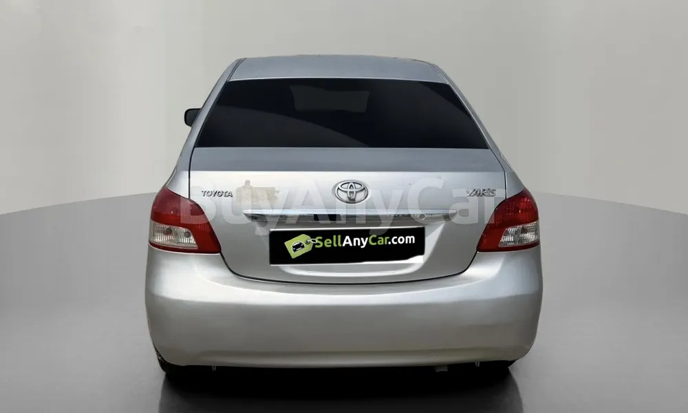 Vehicle photo 2