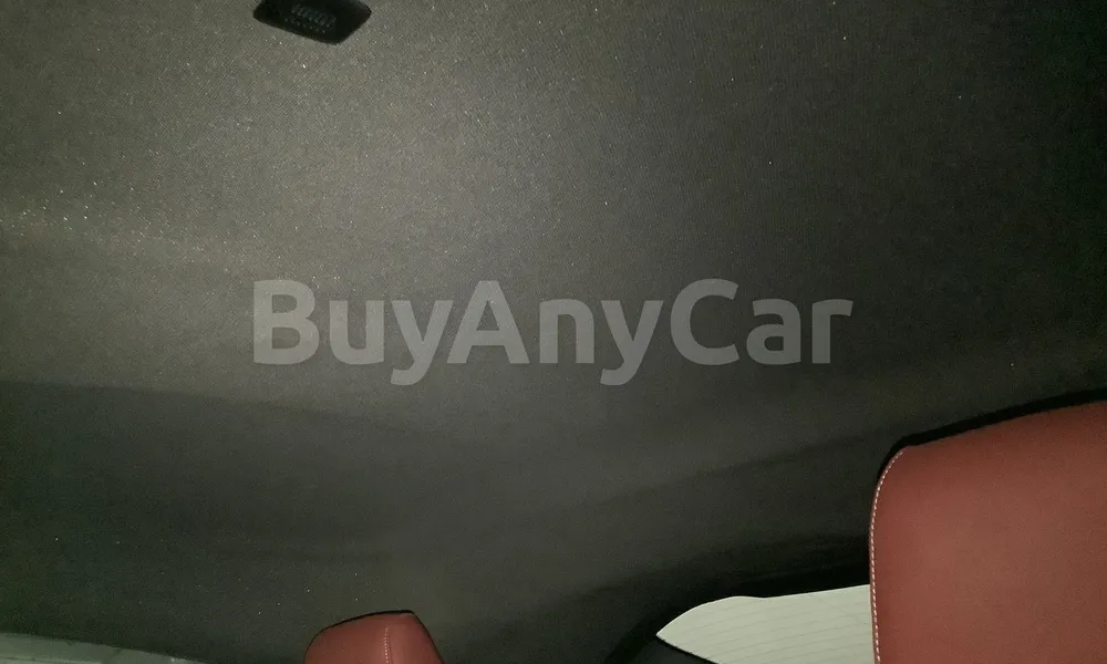 Vehicle photo 9
