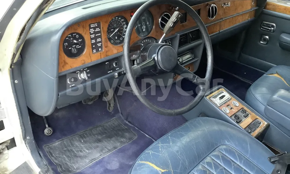 Vehicle photo 7