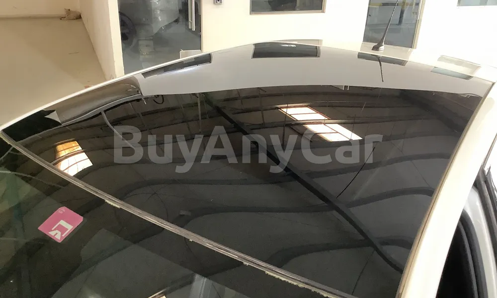 Vehicle photo 9