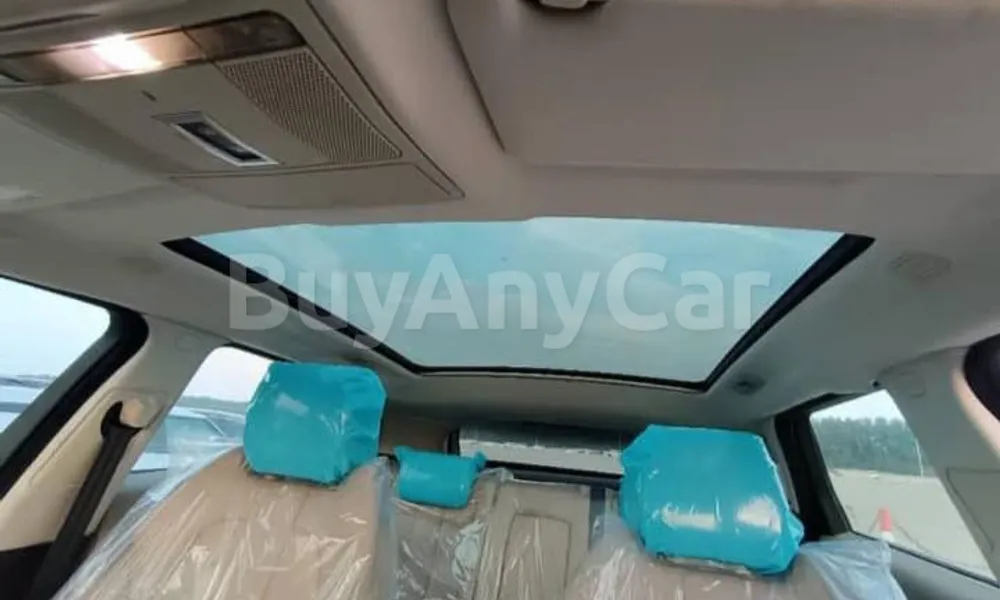 Vehicle photo 6