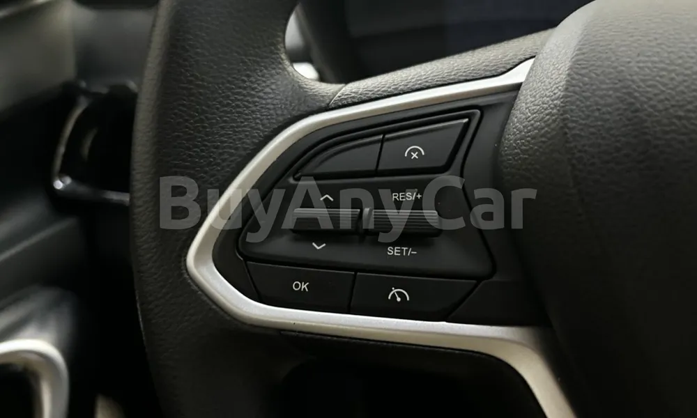 Vehicle photo 10