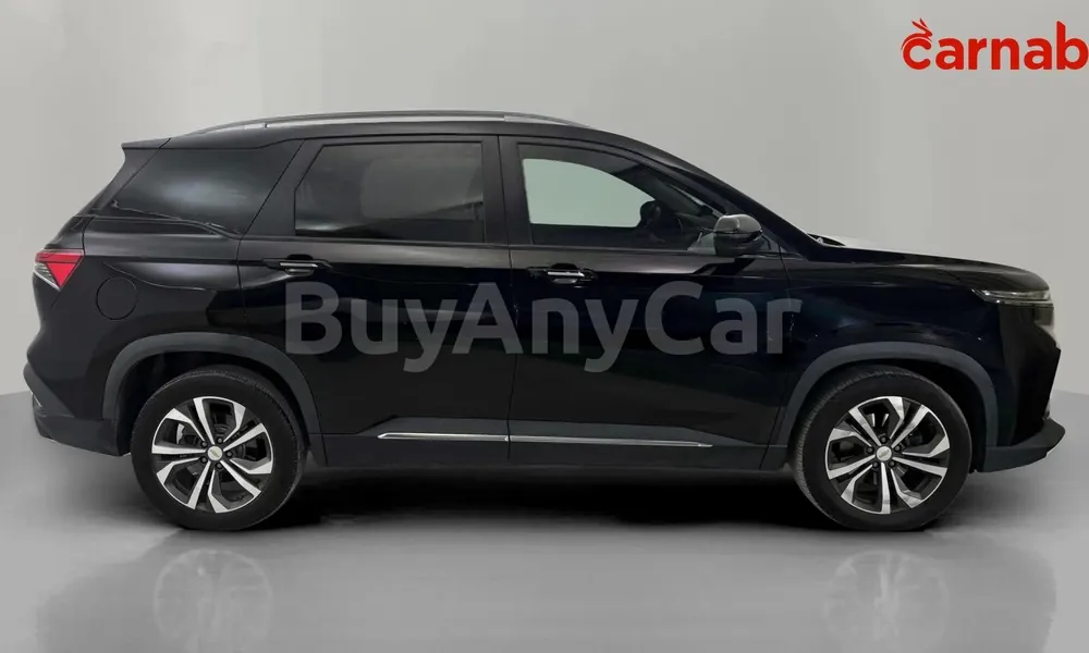 Vehicle photo 3