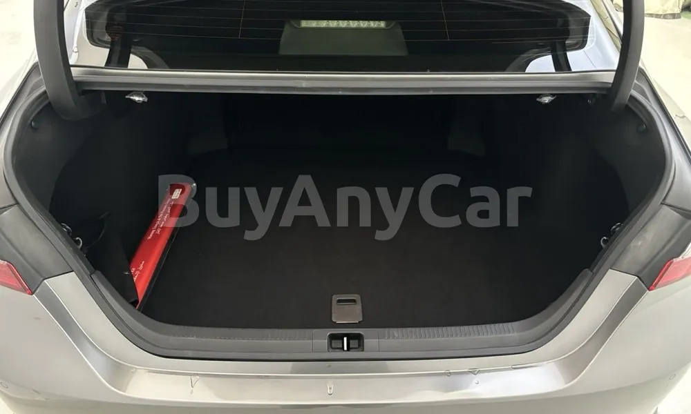 Vehicle photo 13