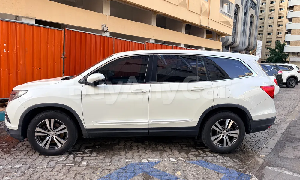 Vehicle photo 3
