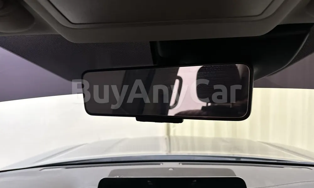 Vehicle photo 14
