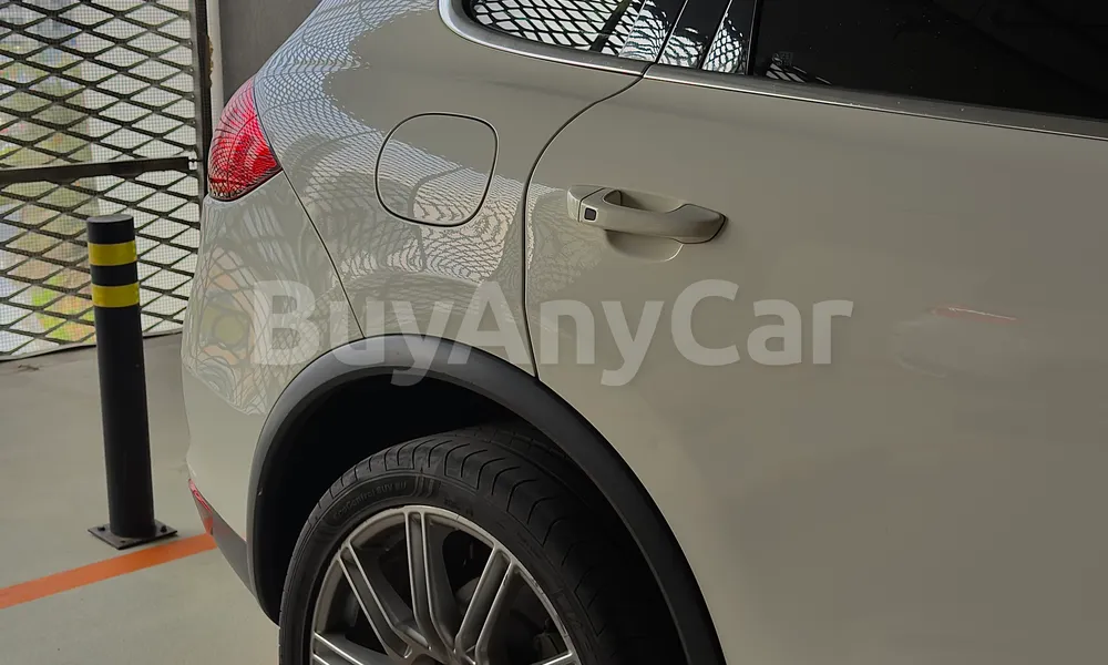Vehicle photo 3