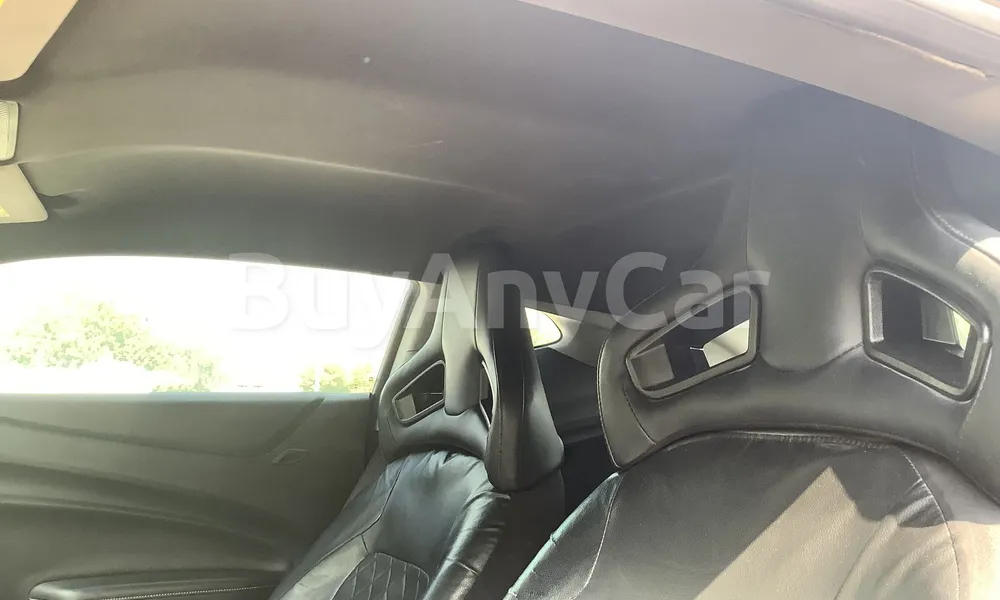 Vehicle photo 9