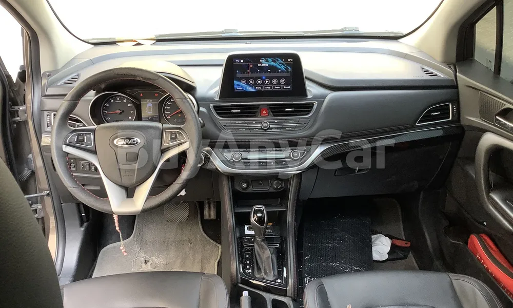 Vehicle photo 9