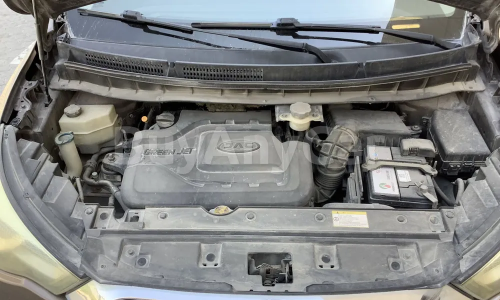 Vehicle photo 6