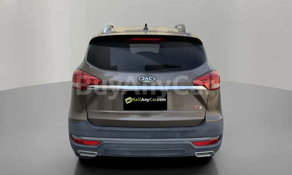 Vehicle photo 2