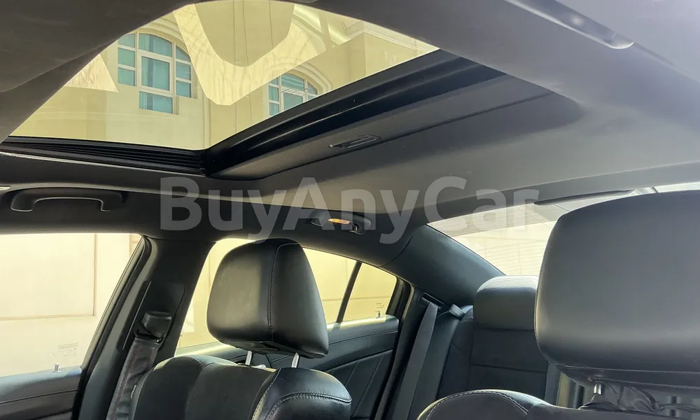 Vehicle photo 9