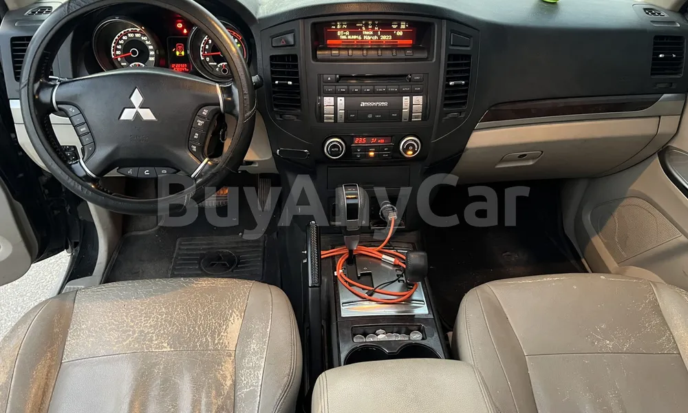 Vehicle photo 8