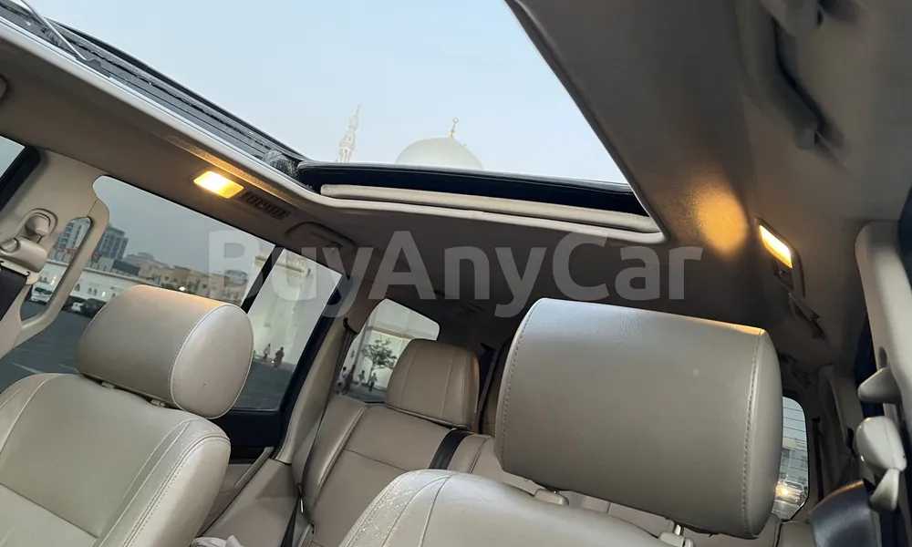 Vehicle photo 9