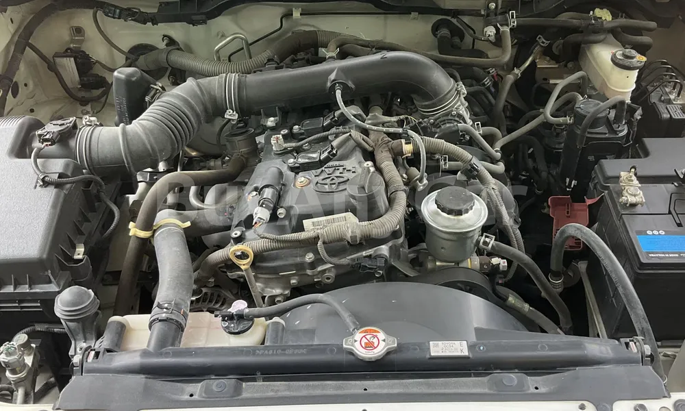 Vehicle photo 6