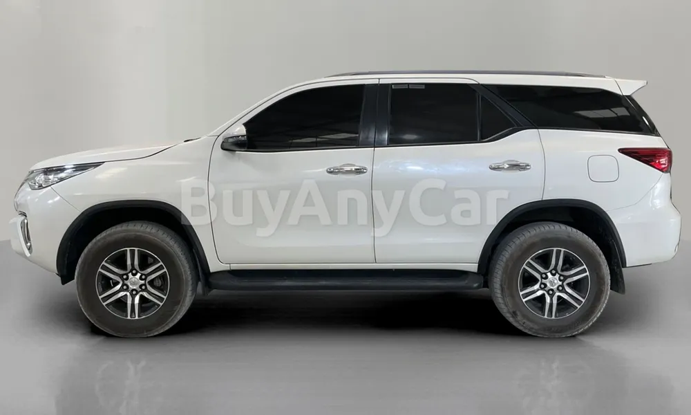 Vehicle photo 4