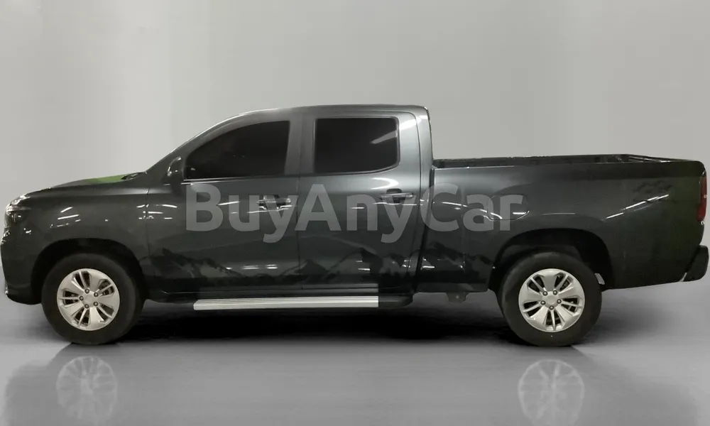 Vehicle photo 4