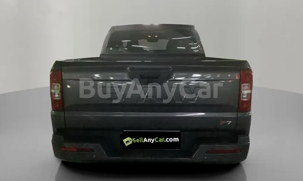 Vehicle photo 2