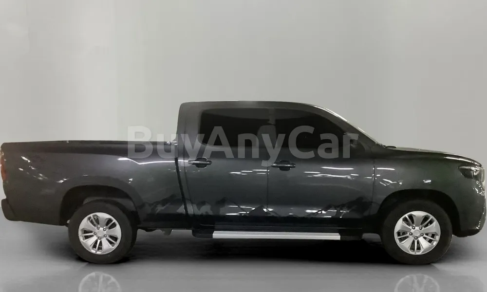 Vehicle photo 3