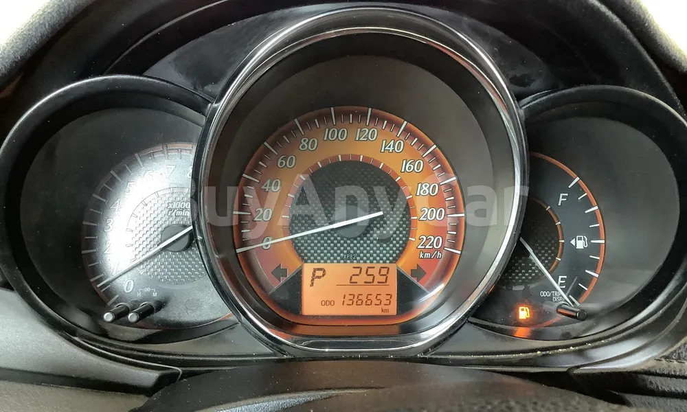 Vehicle photo 7
