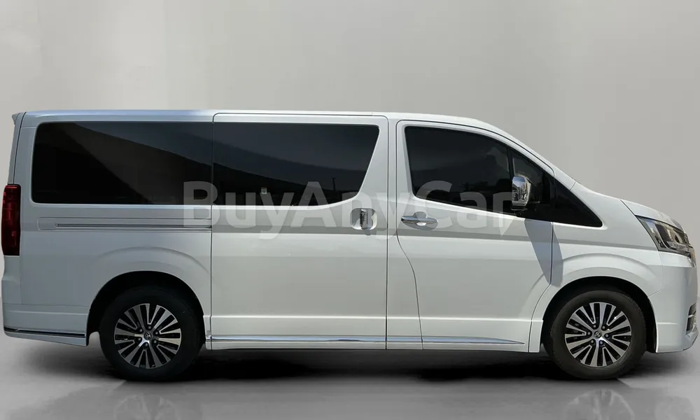 Vehicle photo 3