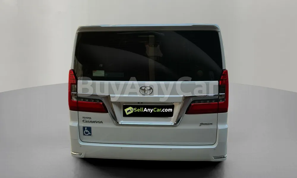 Vehicle photo 2