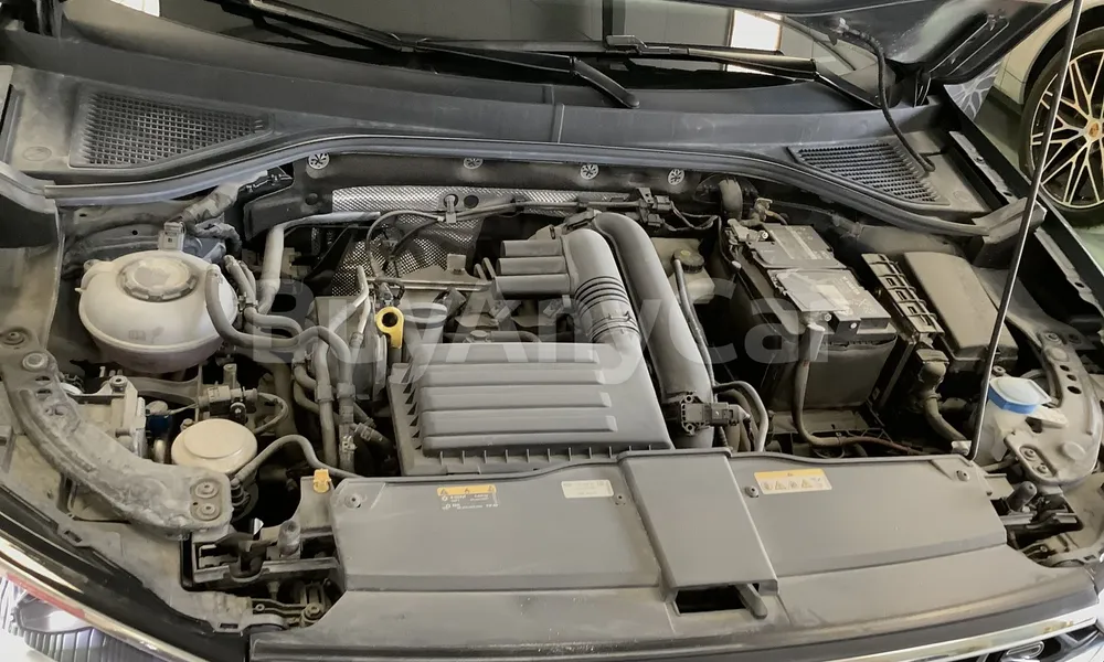 Vehicle photo 7