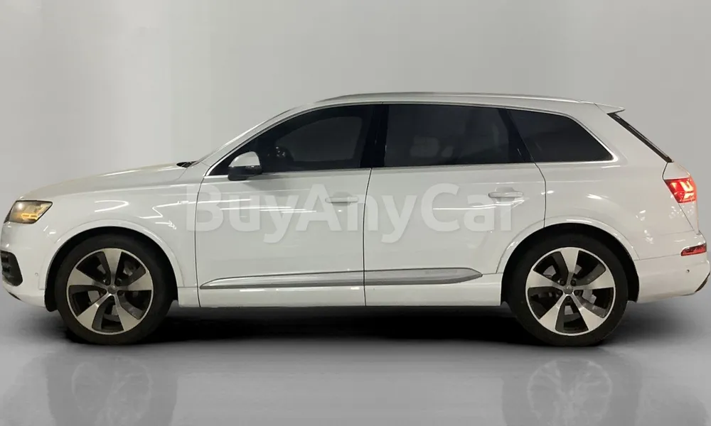 Vehicle photo 4