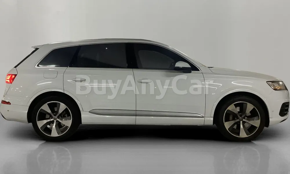 Vehicle photo 3
