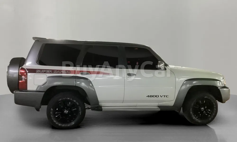 Vehicle photo 3