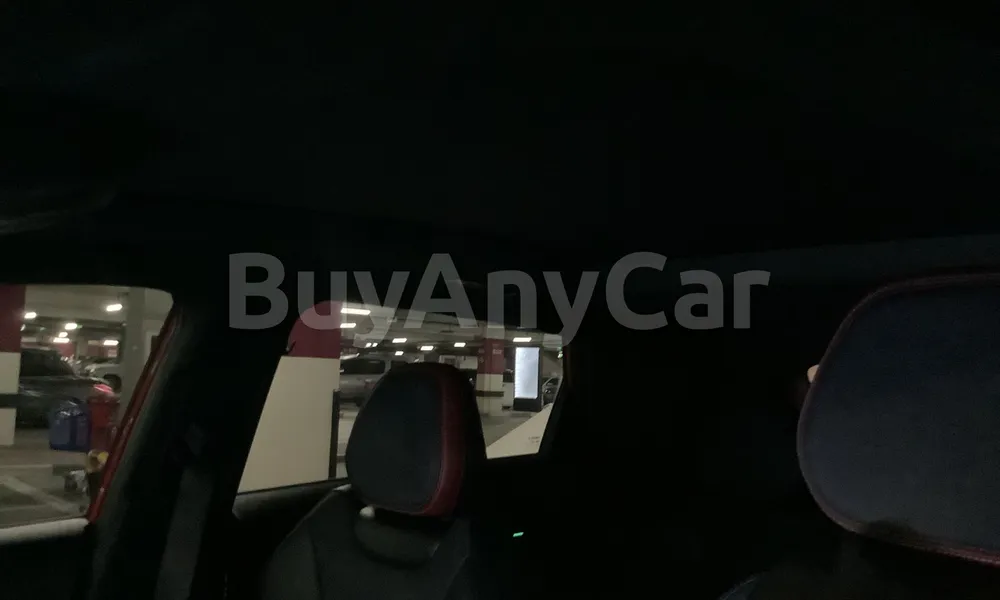 Vehicle photo 9