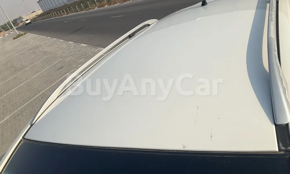 Vehicle photo 5