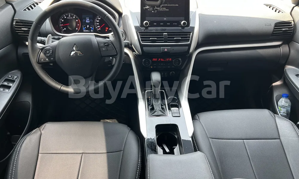 Vehicle photo 8