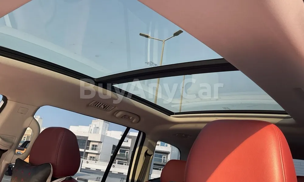 Vehicle photo 9