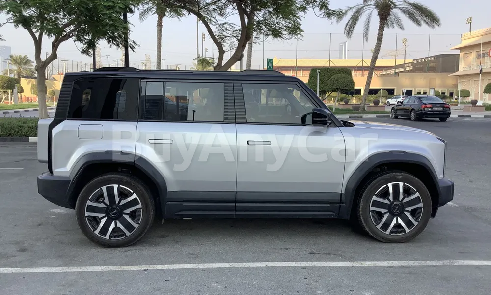 Vehicle photo 3