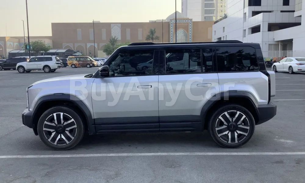 Vehicle photo 4