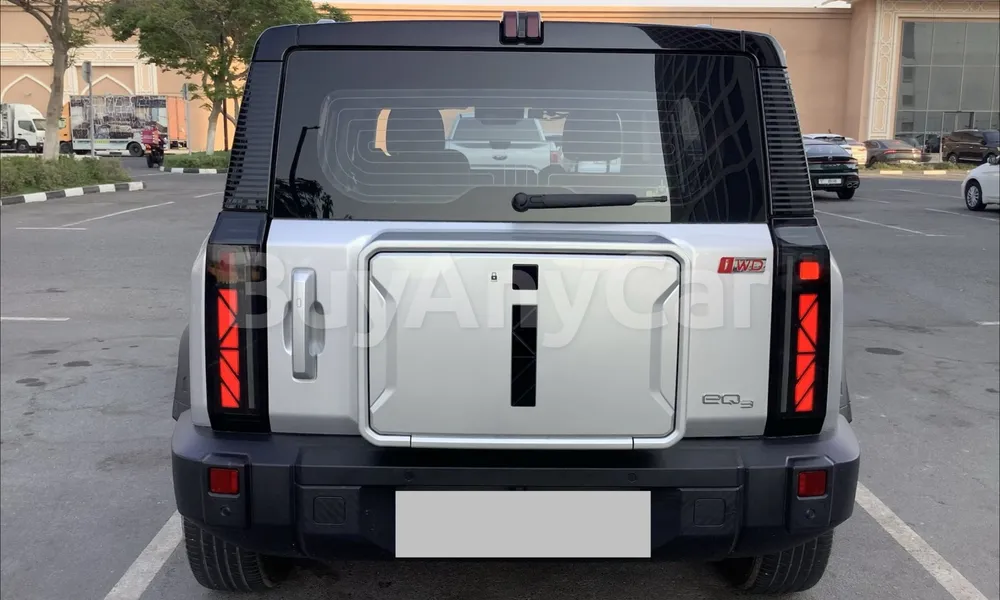 Vehicle photo 2