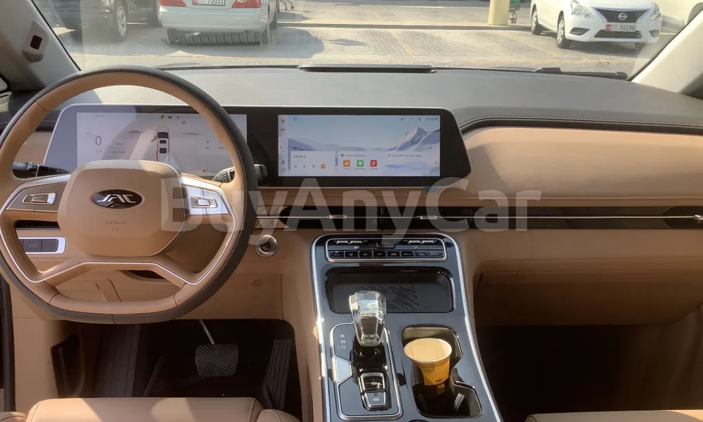 Vehicle photo 8