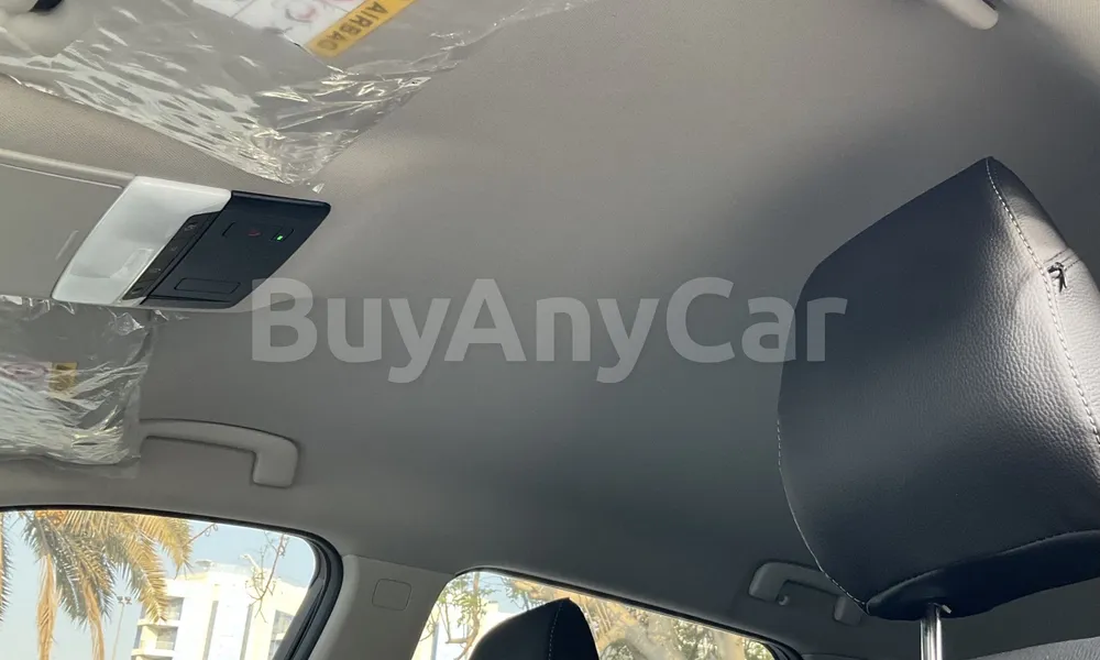 Vehicle photo 9