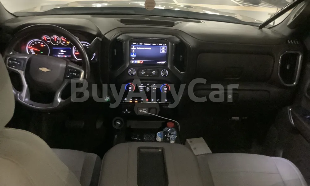 Vehicle photo 8