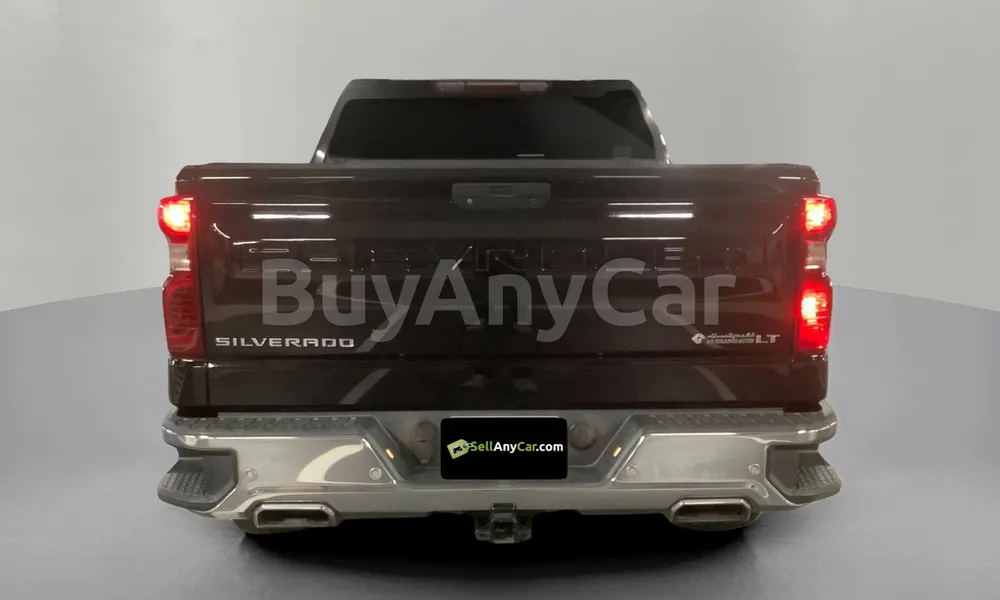 Vehicle photo 2