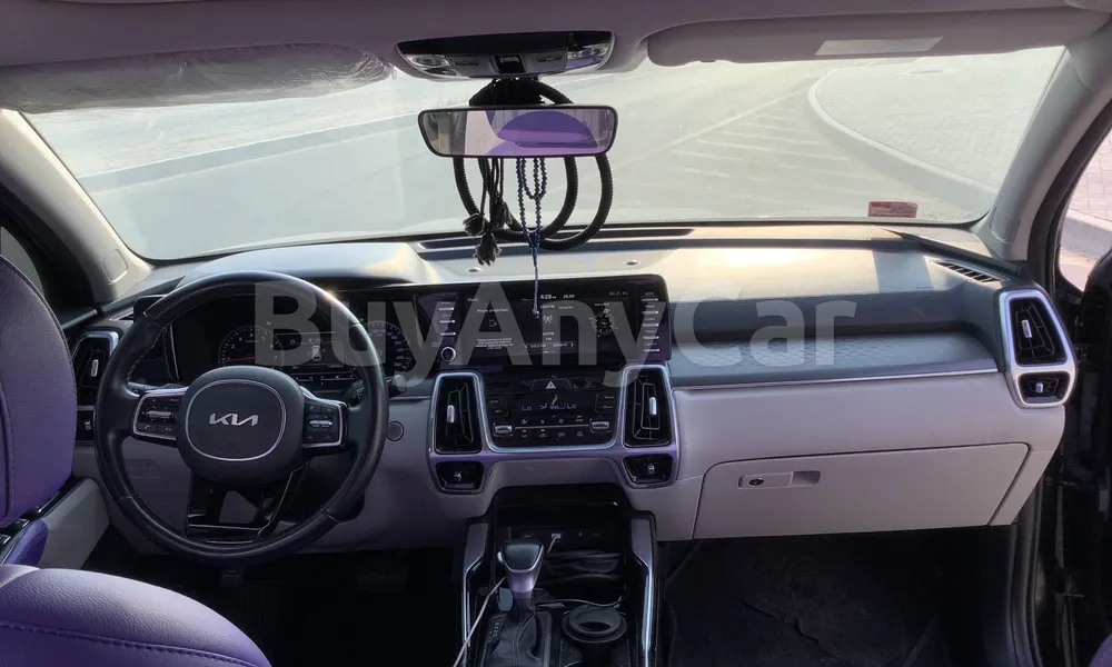 Vehicle photo 8