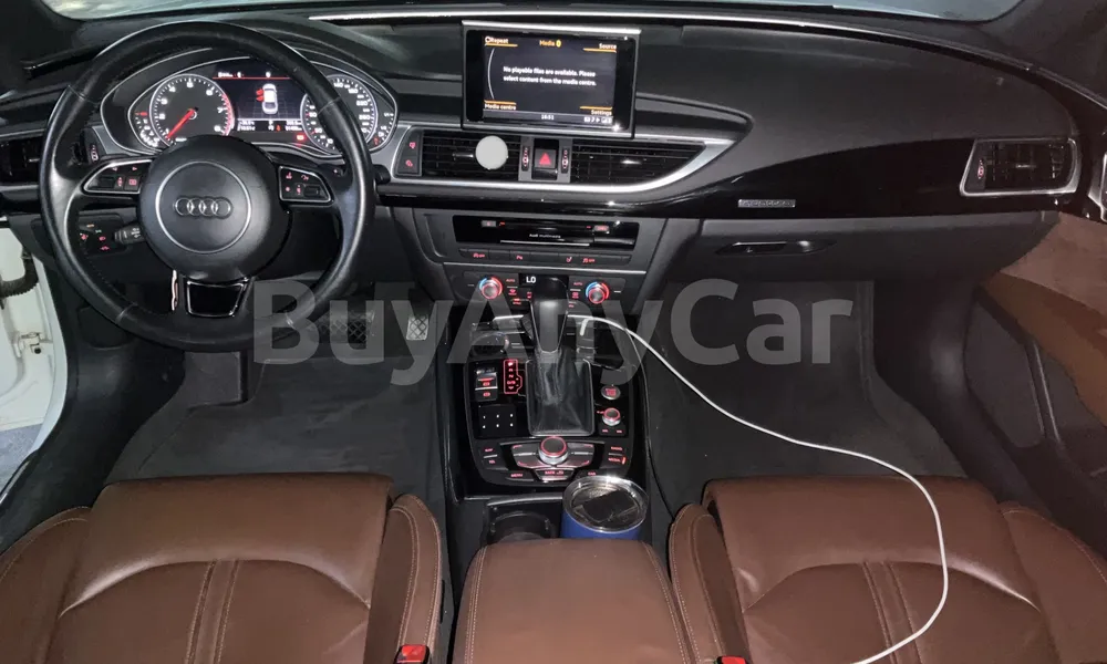 Vehicle photo 9