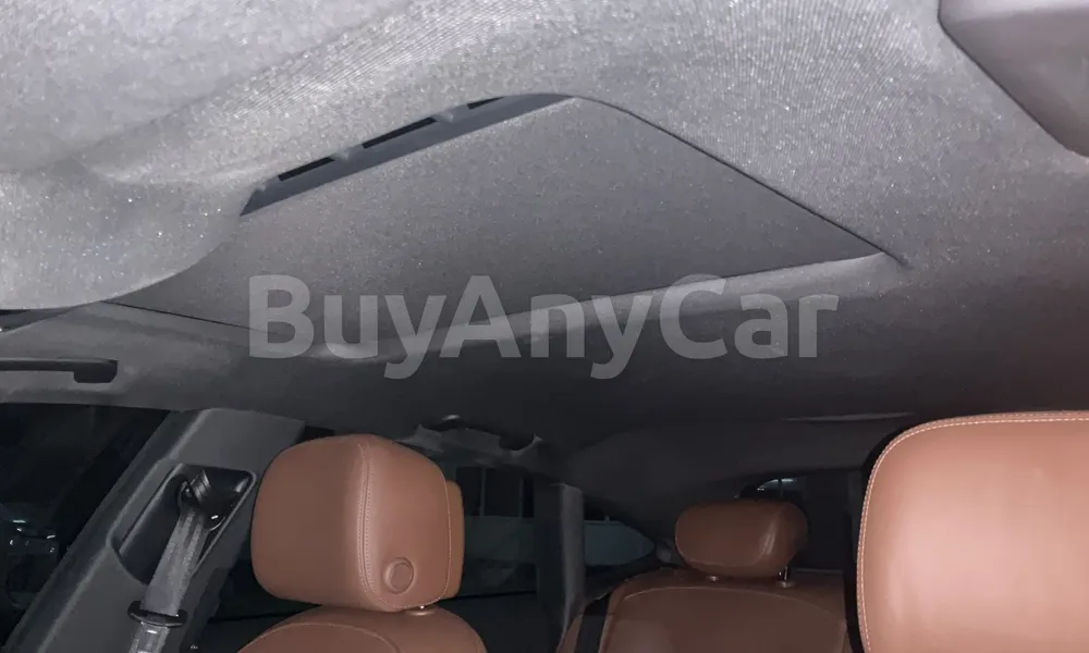 Vehicle photo 8