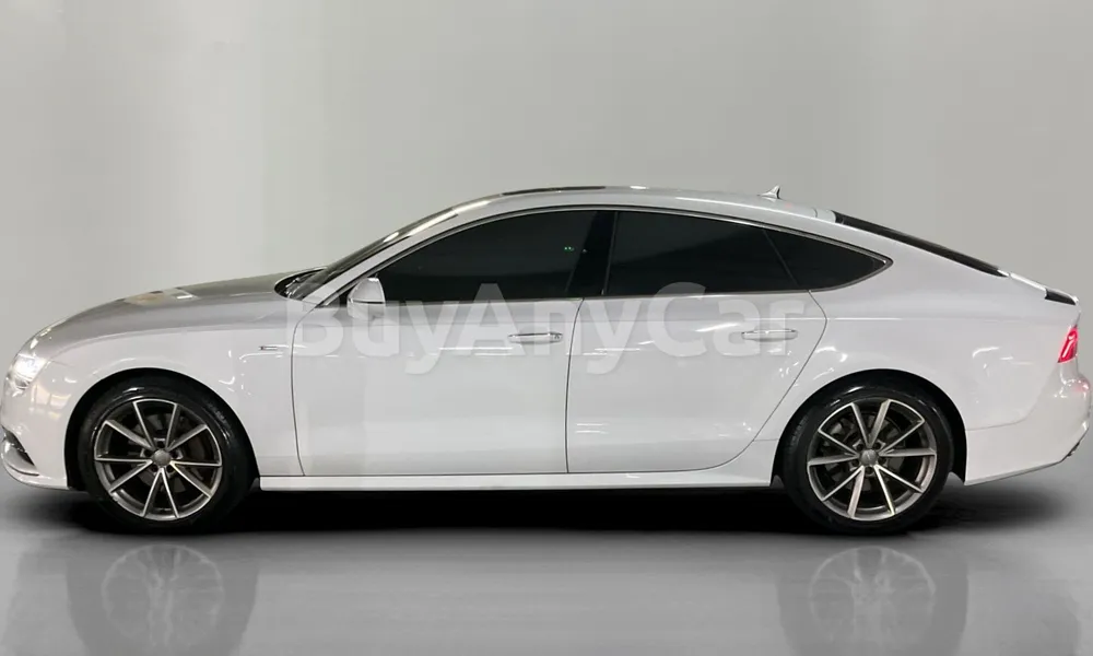 Vehicle photo 4