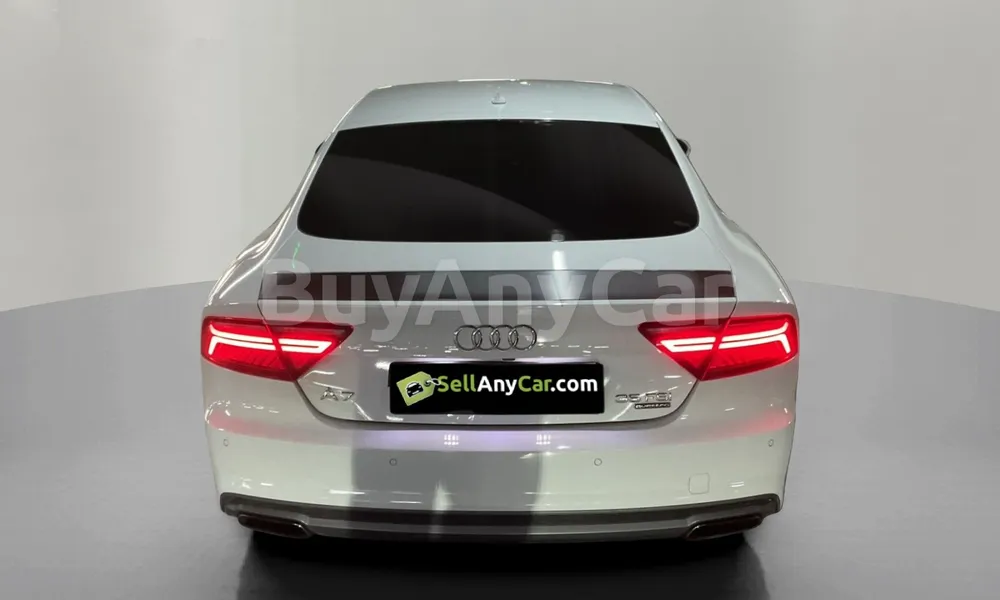 Vehicle photo 2