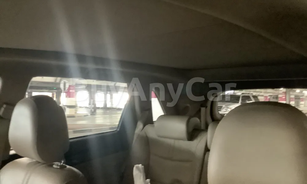 Vehicle photo 9