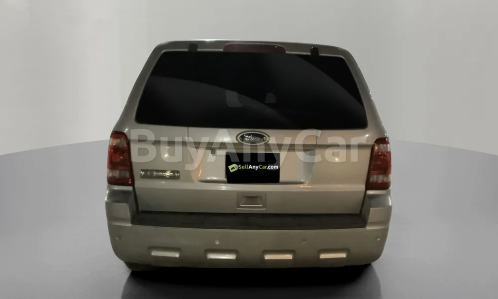 Vehicle photo 2